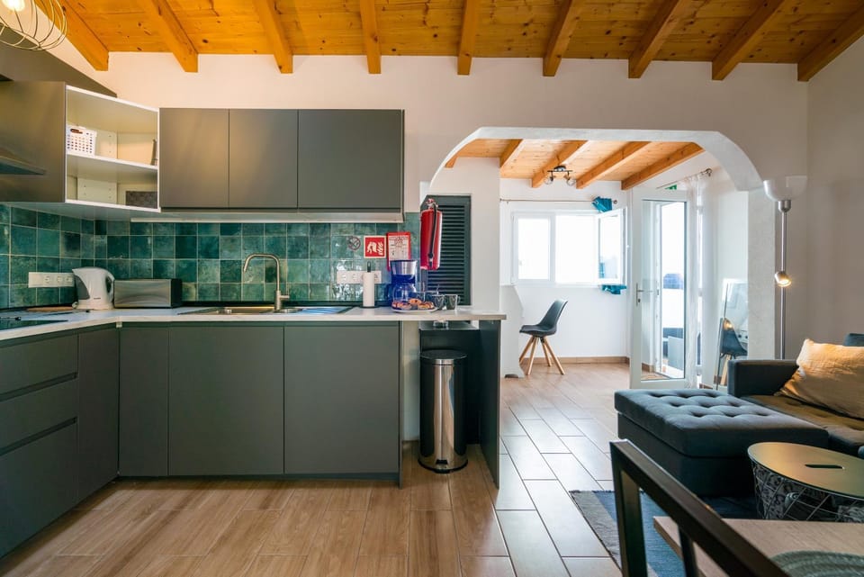 A Charming Village Retreat Casa Kaz House in Budens