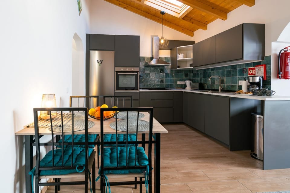 A Charming Village Retreat Casa Kaz House in Budens