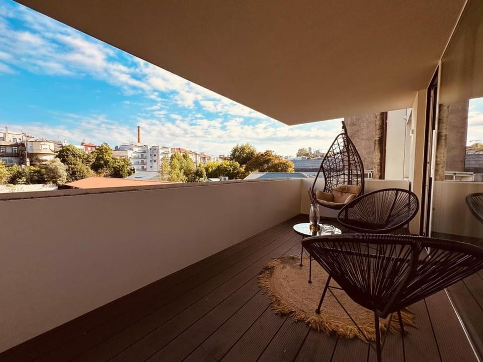 Bombarda H Apartment in Porto