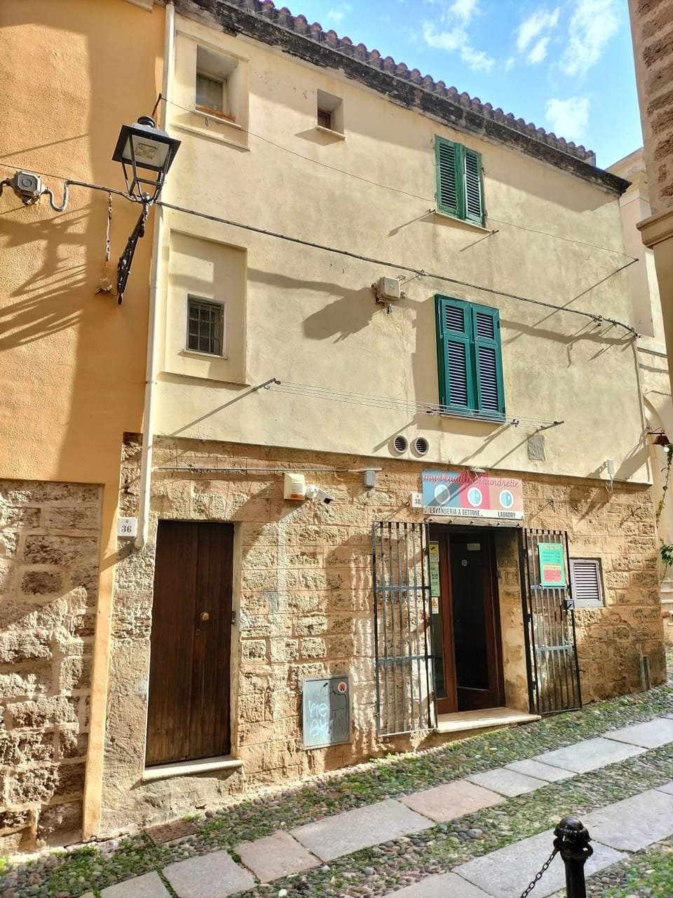 Property building, Facade/entrance