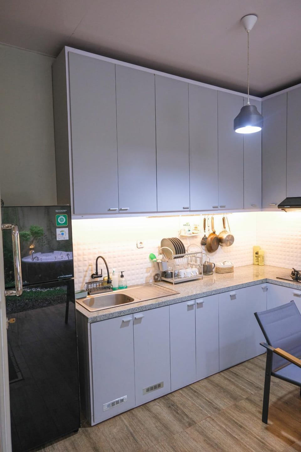 Coffee/tea facilities, Kitchen or kitchenette, minibar, stove