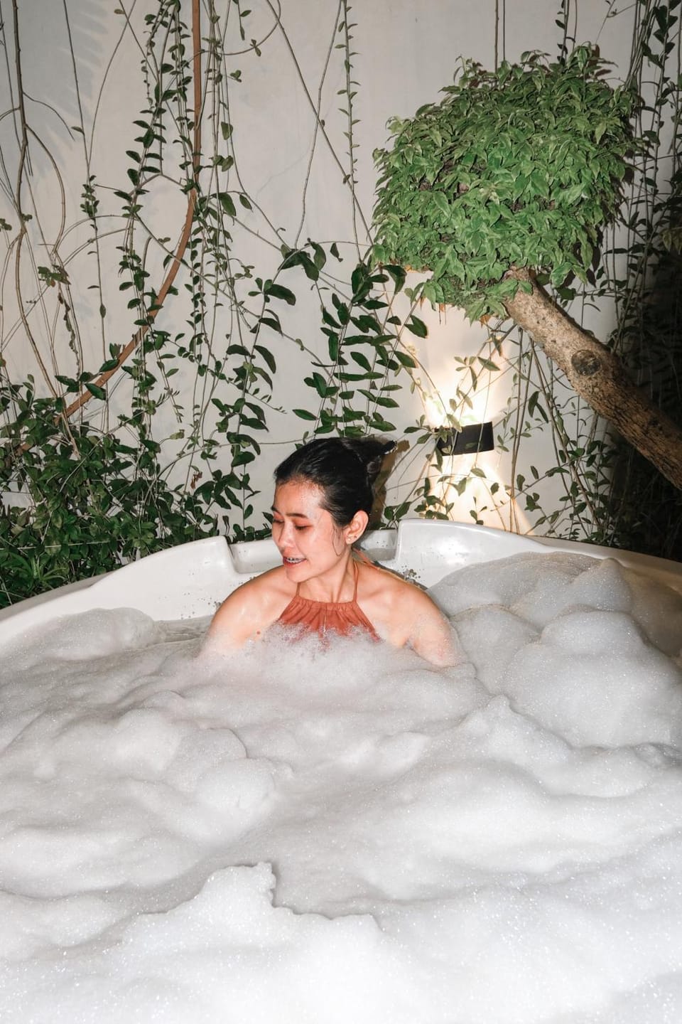 People, Hot Tub