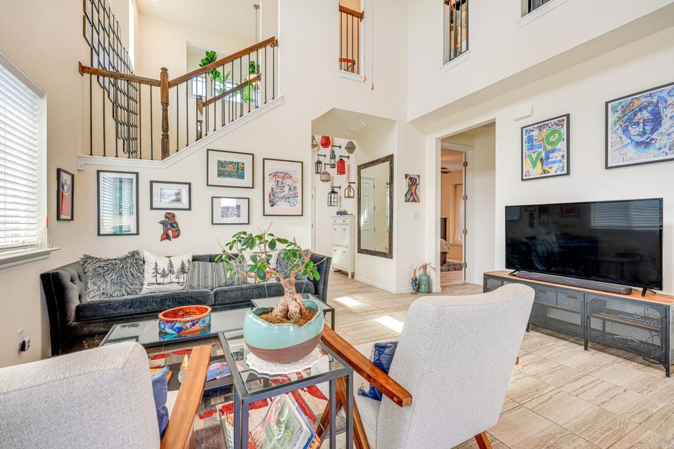 Large Fenced Yard: Family-Friendly Kyle Home House in Rio Grande