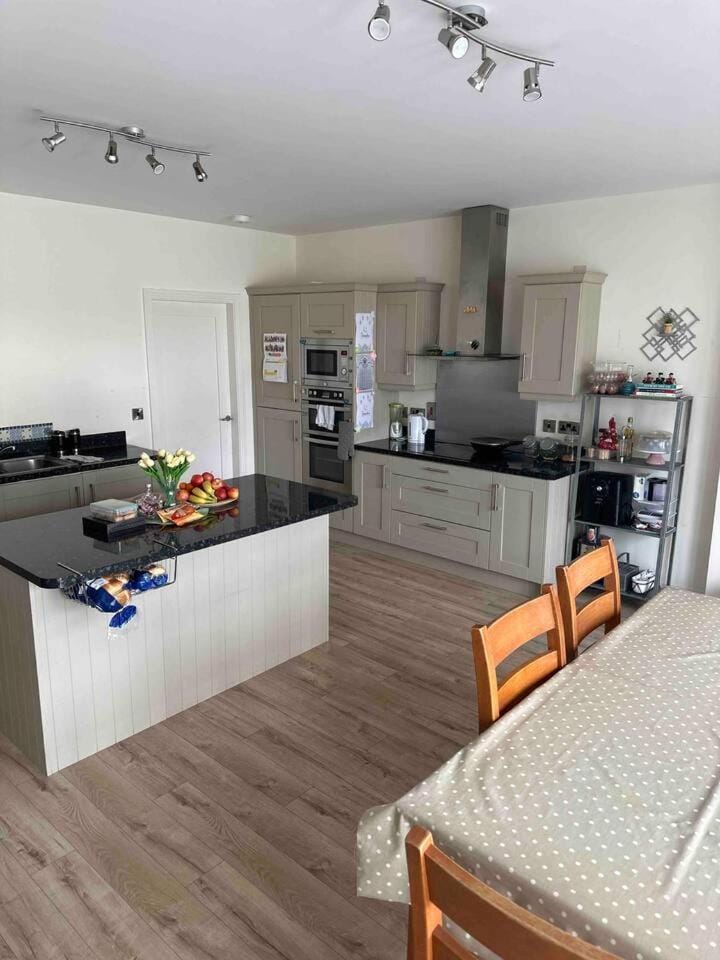 Private single bedroom in beautiful house Vacation rental in Dublin