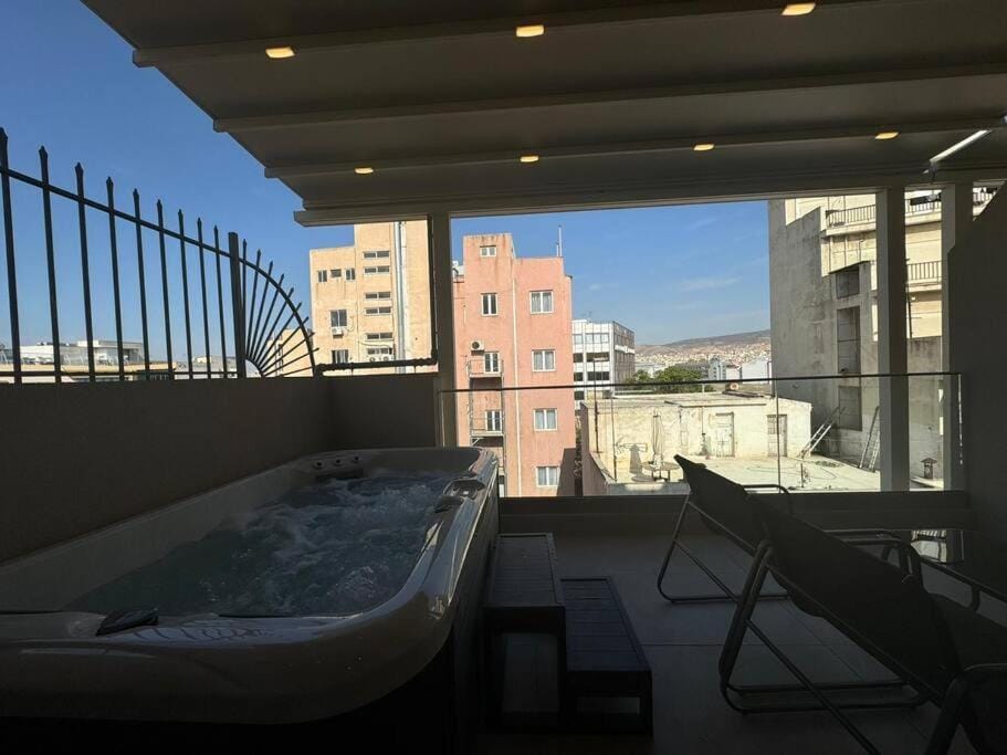 BlueMotion - PortSuite 4A Apartment in Pireas