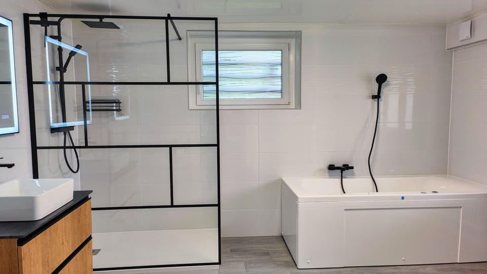 Shower, Bathroom