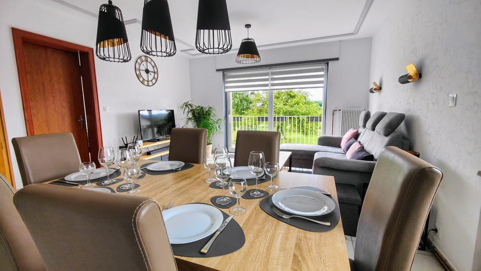Living room, Dining area