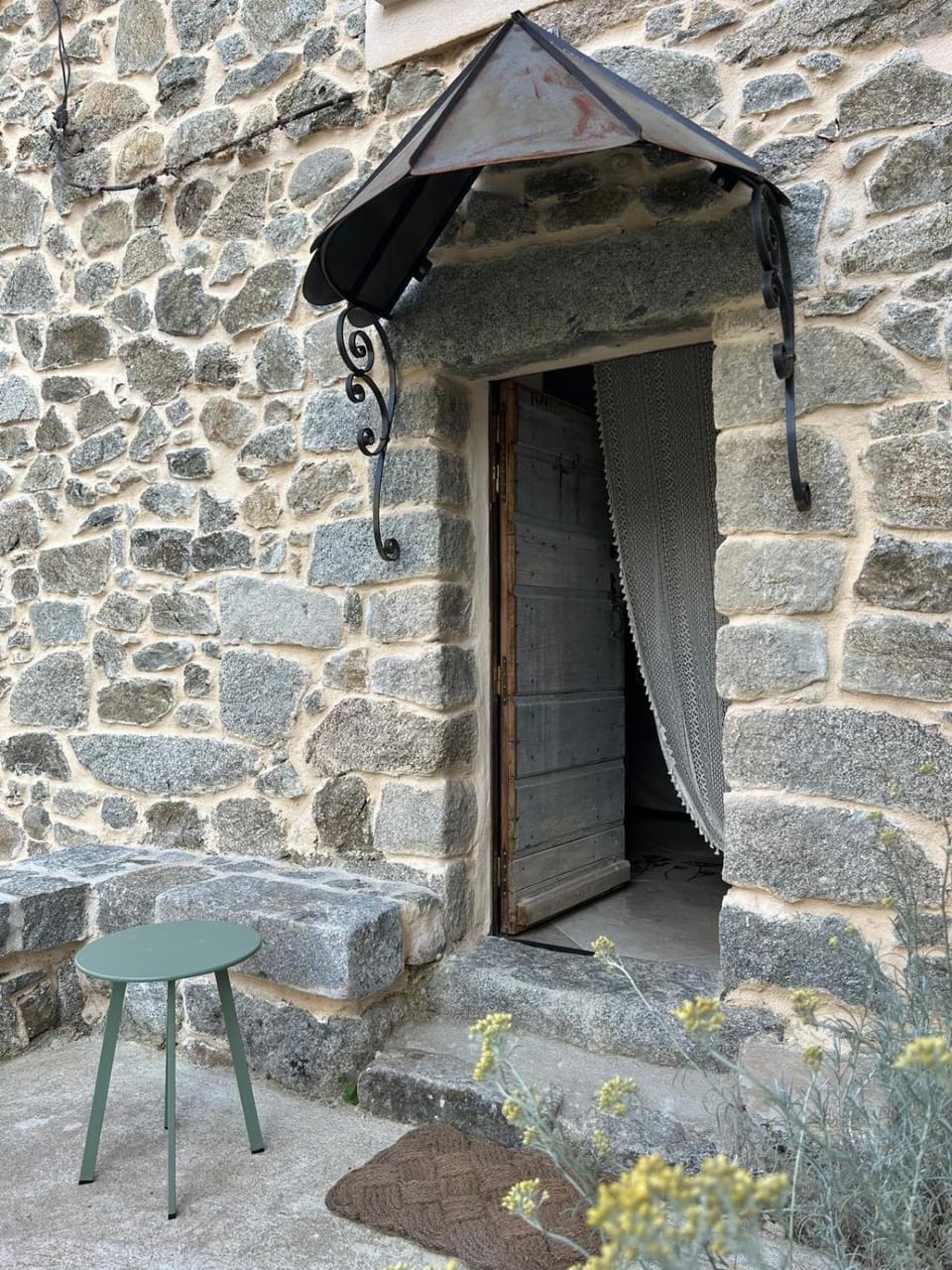 Maisonnette typique de village House in Corsica