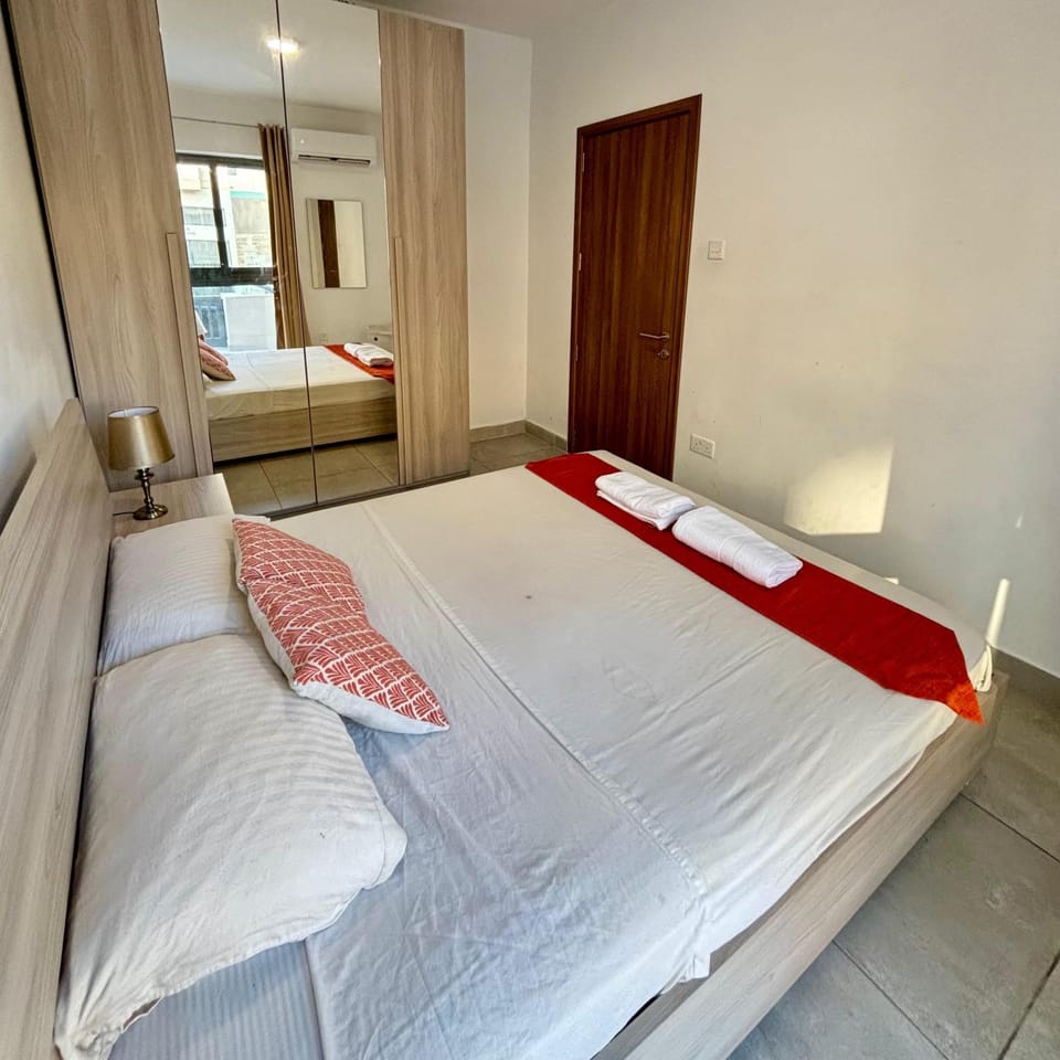 Bed, Photo of the whole room, Bedroom, towels, wardrobe