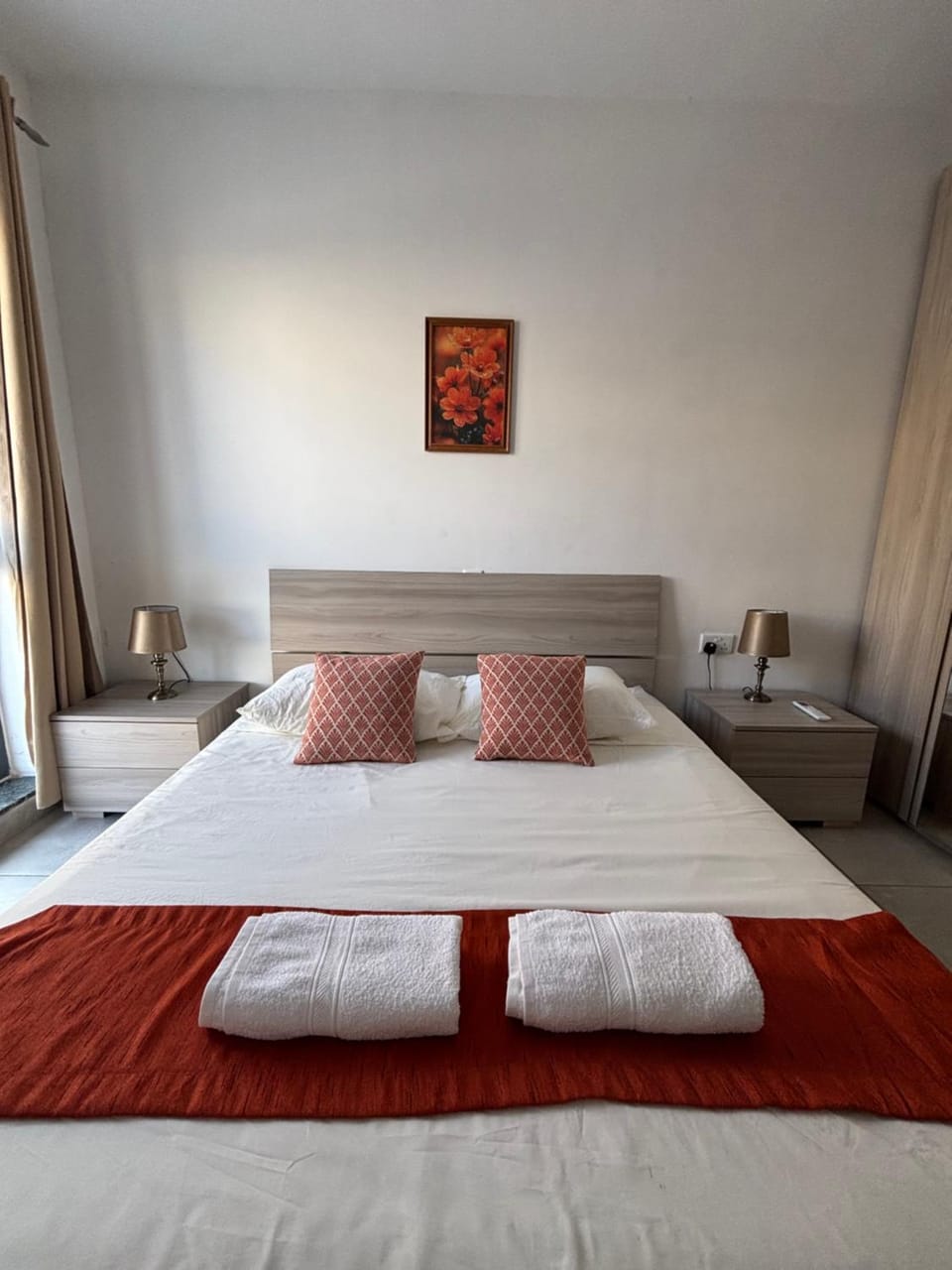 Bright Room - Private External Bathroom Vacation rental in Malta