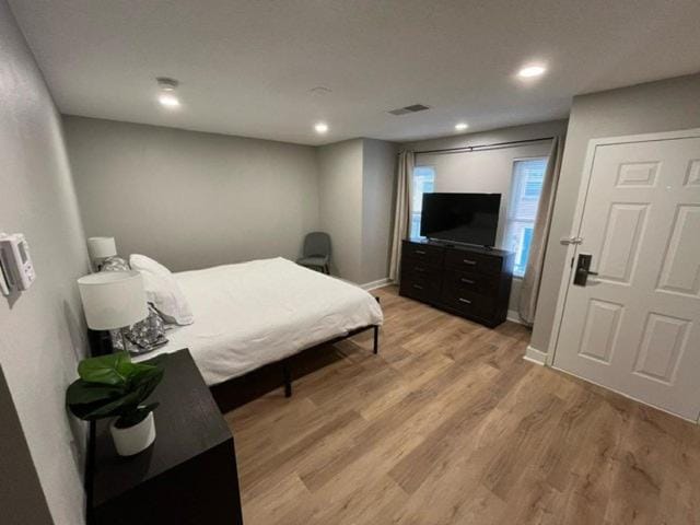 Aksarben Area 2 BD-2 BA by UNO Apartment in Omaha