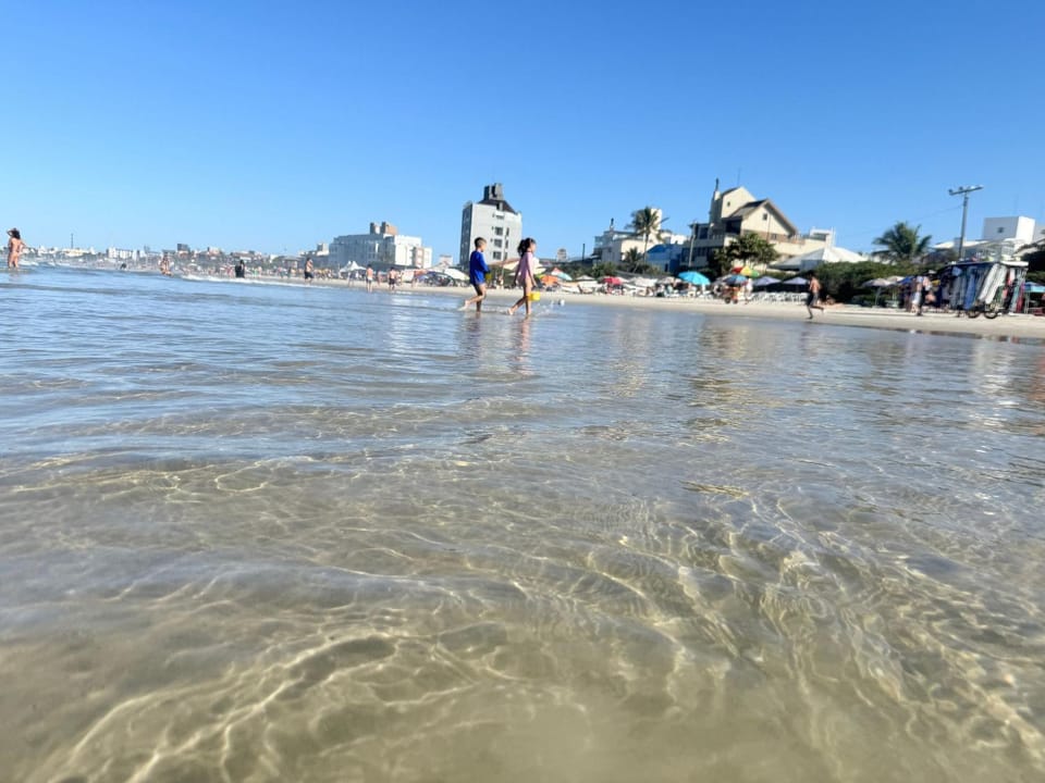 Brumas do Mar | Basta atravessar a rua para chegar à praia Apartment in Florianopolis