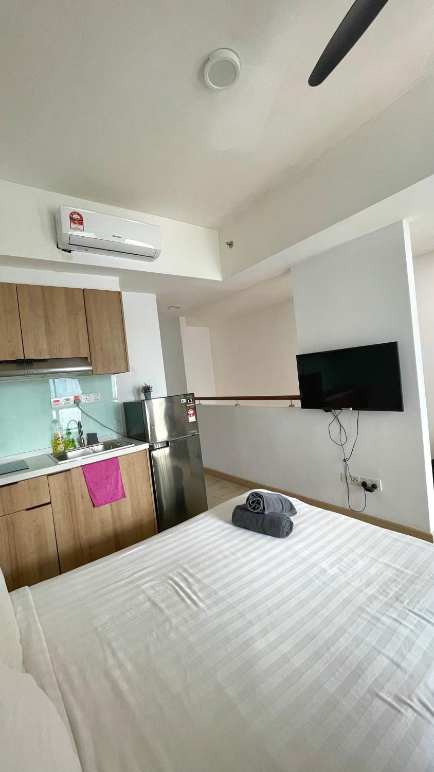 Bed, TV and multimedia, Kitchen or kitchenette, minibar, air conditioner