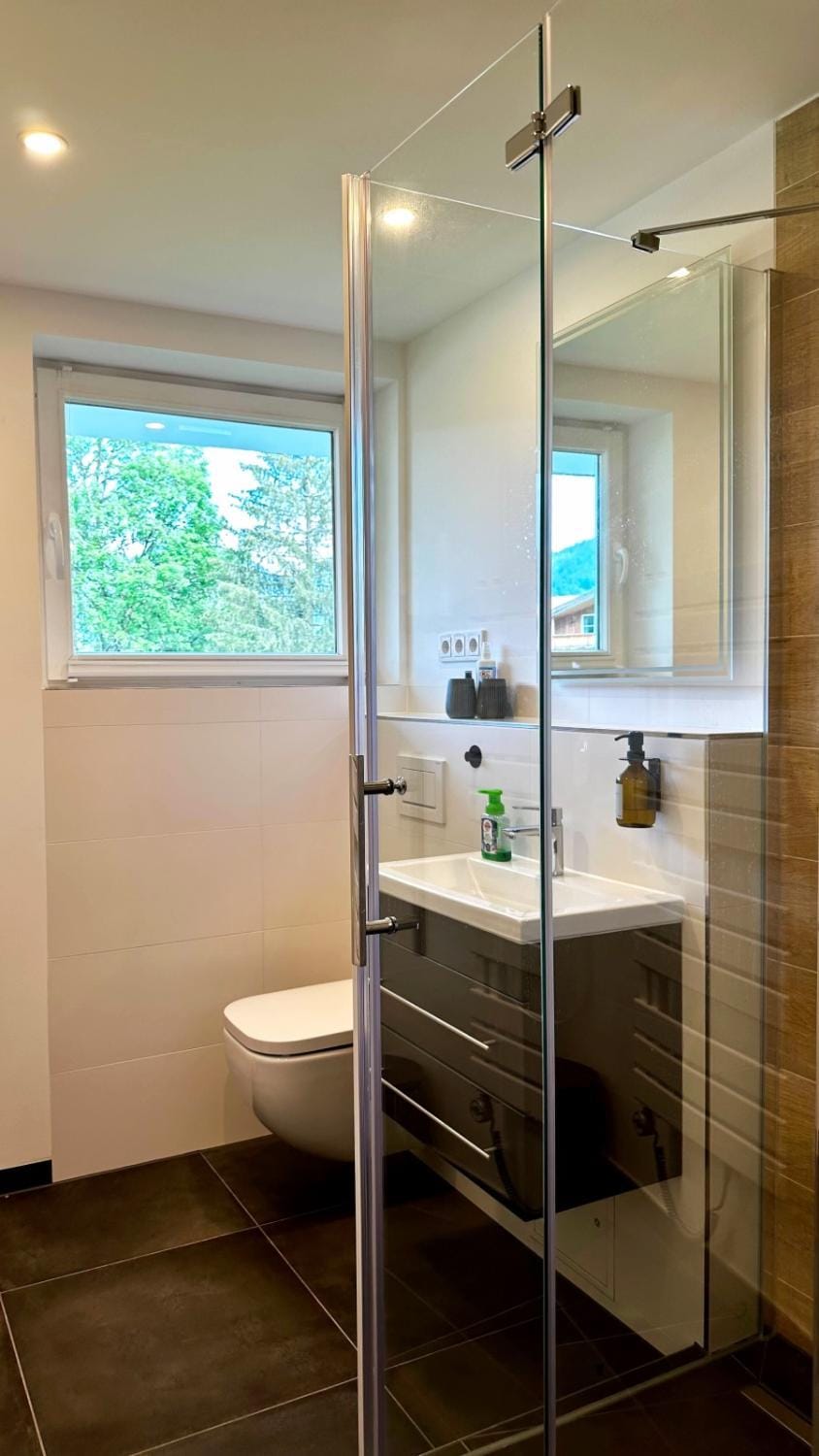 Shower, Toilet, Bathroom