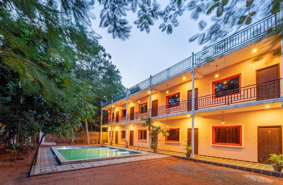 Property building, Day, View (from property/room), Balcony/Terrace, Pool view, Swimming pool, Swimming pool