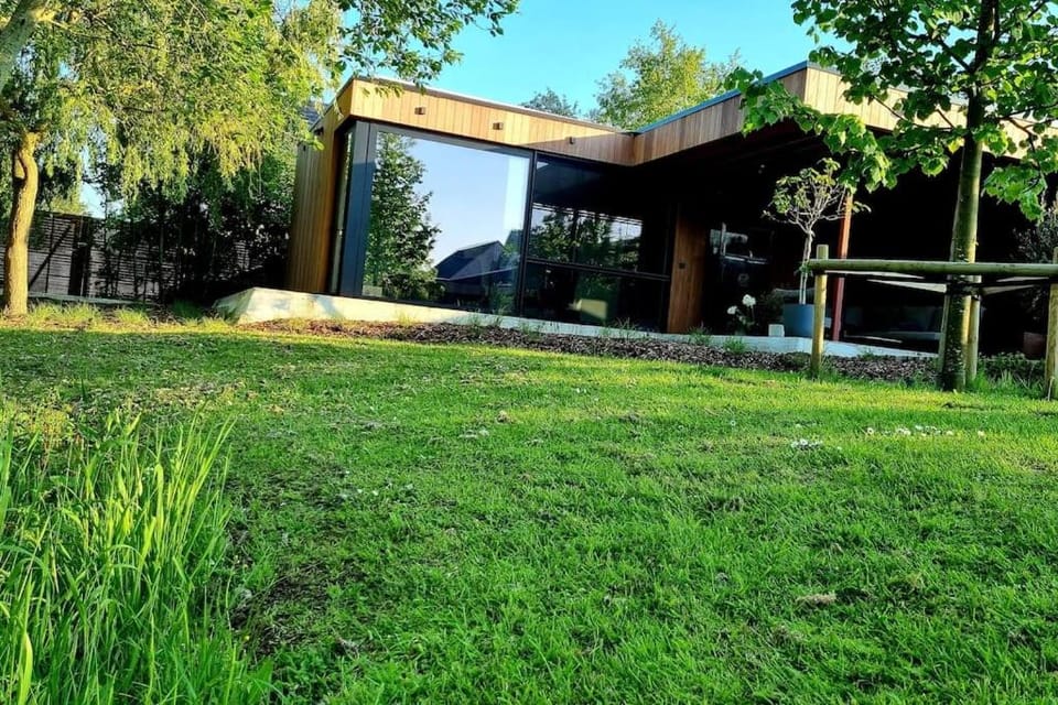 City Farmhouse and studio Villa in Flanders