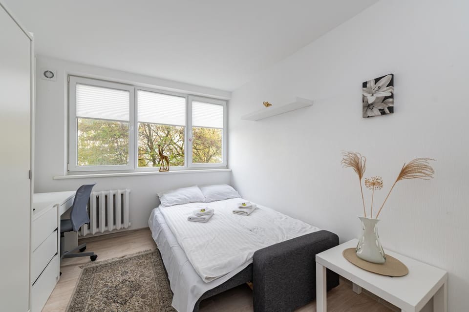 Bed, Bedroom, internet, towels