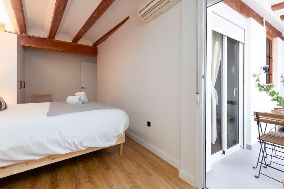 Your home at Valencia Cabañal 2 Apartment in Valencia