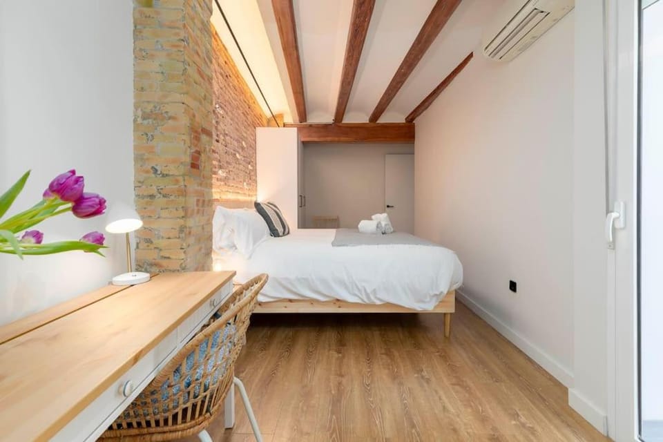 Your home at Valencia Cabañal 2 Apartment in Valencia