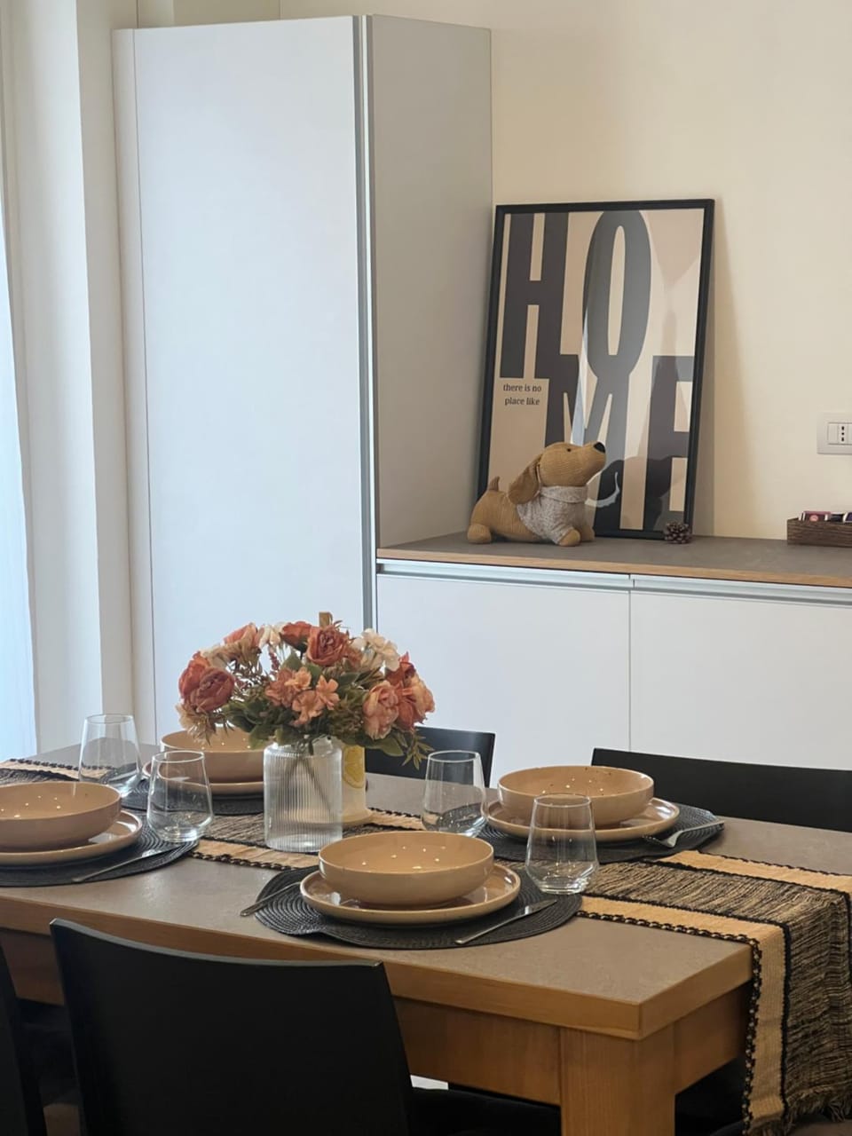 Living room, Dining area