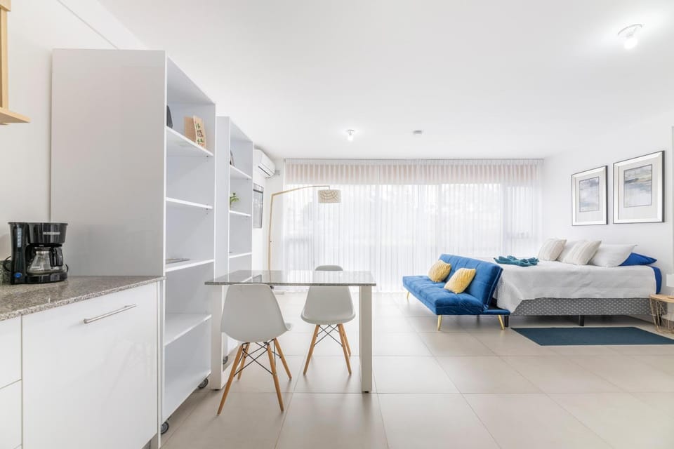 Urban Vista iFreses, 2nd floor, AC, TV and Pool Apartment in Cartago Province, Costa Rica