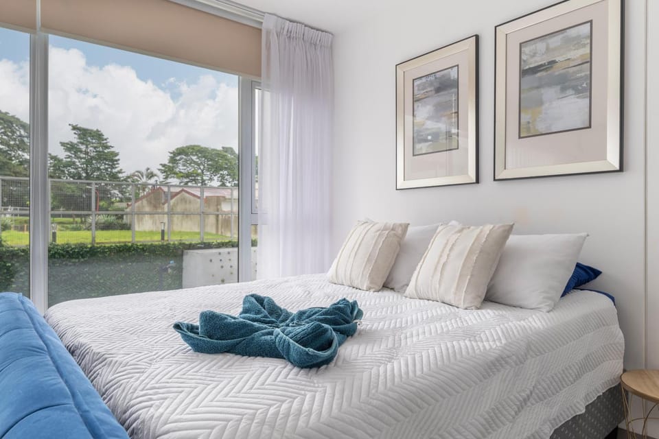 Urban Vista iFreses, 2nd floor, AC, TV and Pool Apartment in Cartago Province, Costa Rica