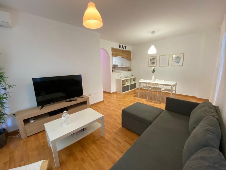 TV and multimedia, Living room, Dining area