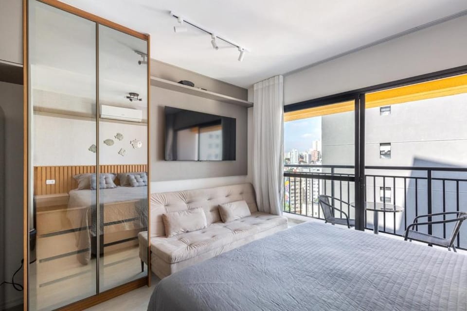 Studio novo e aconchegante próximo á Paulista, aos Hospitais Sírio Lib e 9 de Julho, Smart Fit, Andar alto Apartment in Sao Paulo City
