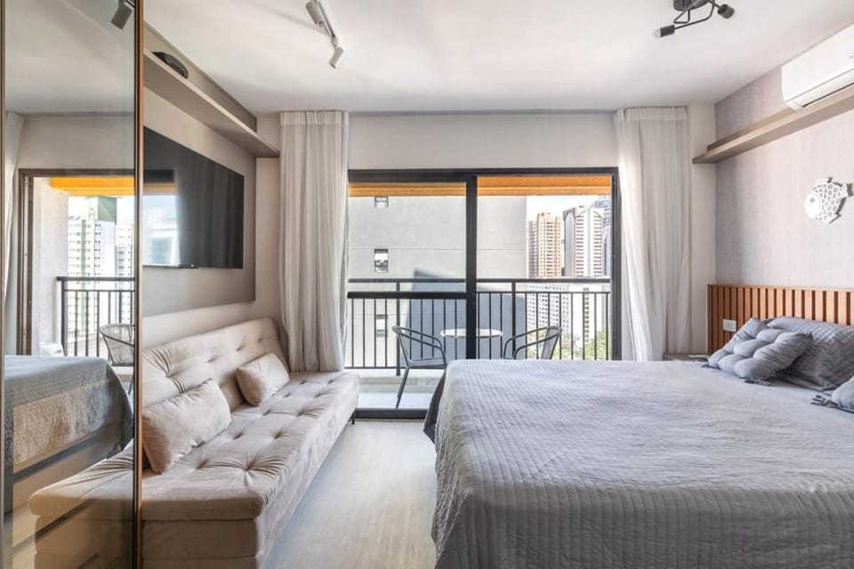 Studio novo e aconchegante próximo á Paulista, aos Hospitais Sírio Lib e 9 de Julho, Smart Fit, Andar alto Apartment in Sao Paulo City