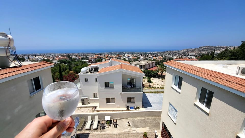 View (from property/room), Balcony/Terrace, City view, Sea view