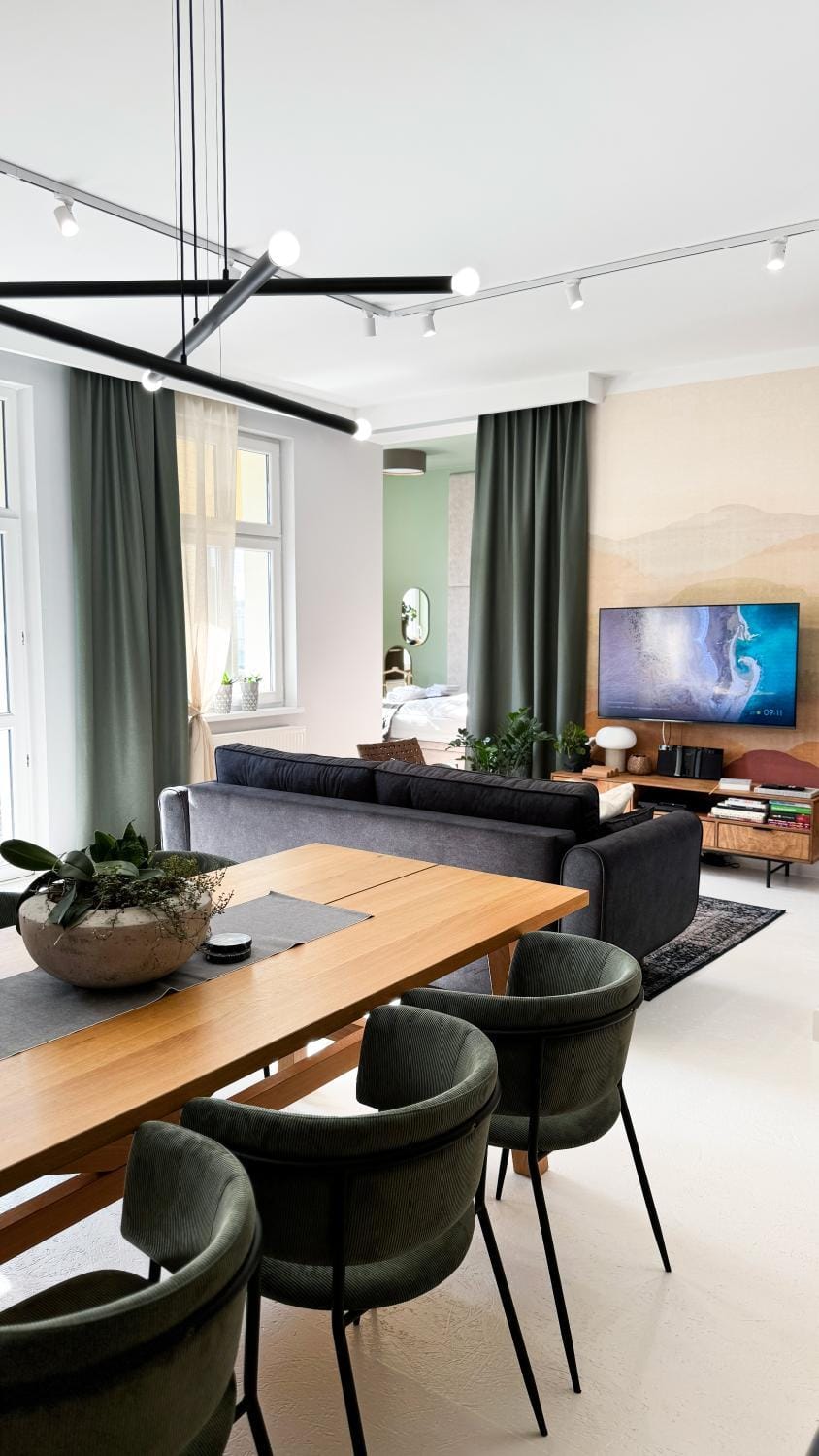 Communal lounge/ TV room, Dining area