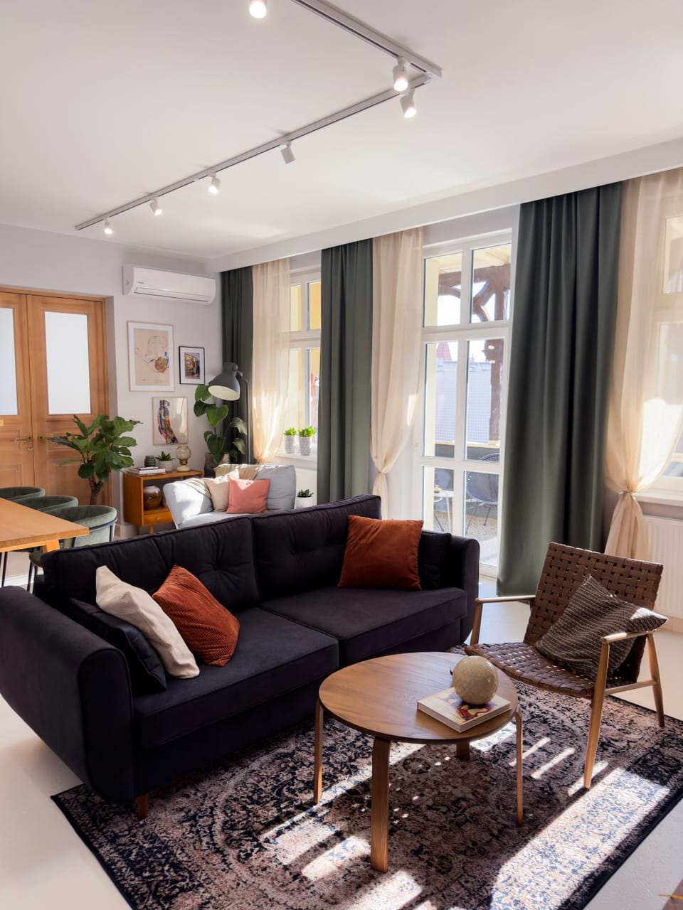 Living room, Seating area