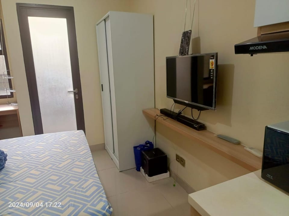 Cozy Furnished Studio Apartemen Transpark Cibubur by Royal Home Indonesia Apartment in West Java