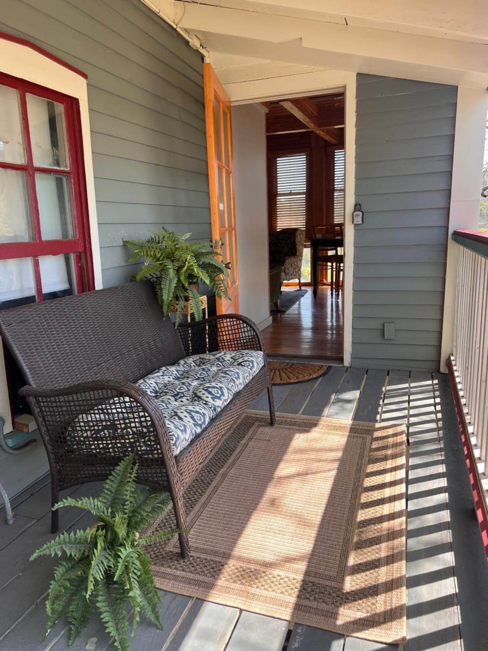 Patio, Facade/entrance