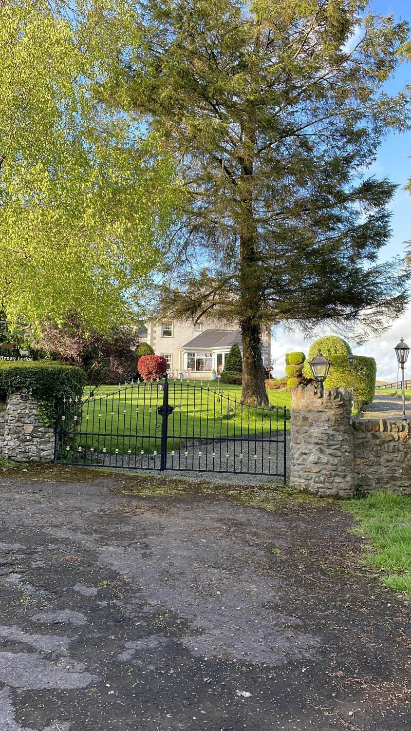 Arney Lodge Farm Bed and Breakfast in County Donegal