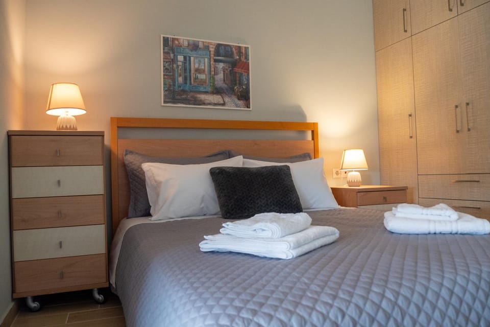 Bed, Bedroom, towels, wardrobe