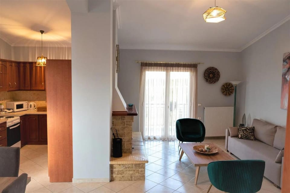 Kitchen or kitchenette, Living room, Seating area, Dining area, pet friendly, stove
