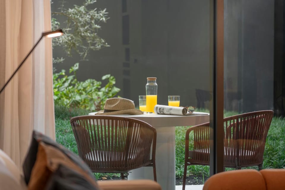 Patio, Garden, Dining area