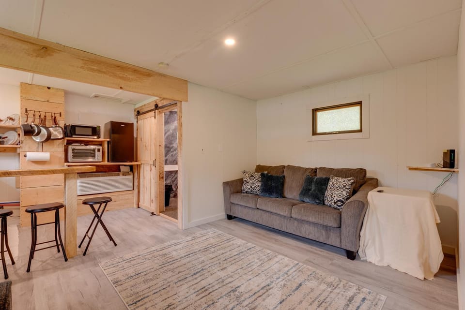 Community Perks: Elk Creek Escape - Deluxe Cabin C Cabin in Pennsylvania