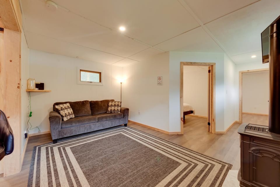 Shared Perks: Deluxe Cabin B at Elk Creek Escape! Cabin in Pennsylvania