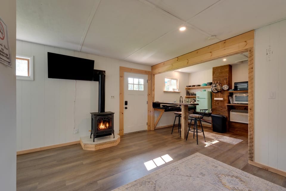 Hillsgrove Deluxe Cabin E: Close to Hiking Cabin in Pennsylvania