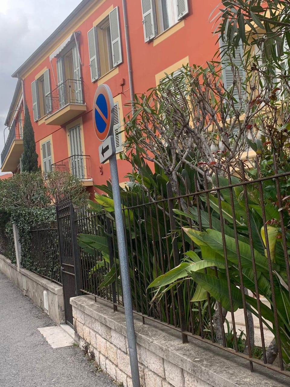 Property building, Spring, Day, Neighbourhood, Street view