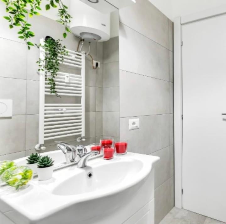 Venezuela Apartment in Milan