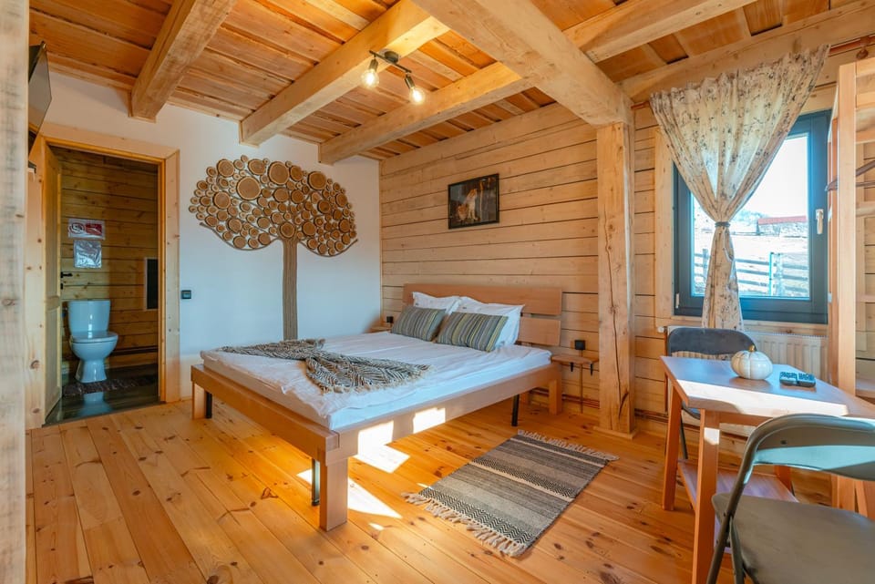Photo of the whole room, Bedroom