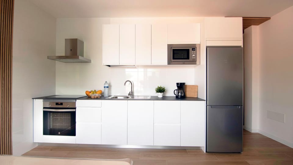 Kitchen or kitchenette, Food, stove, kitchen