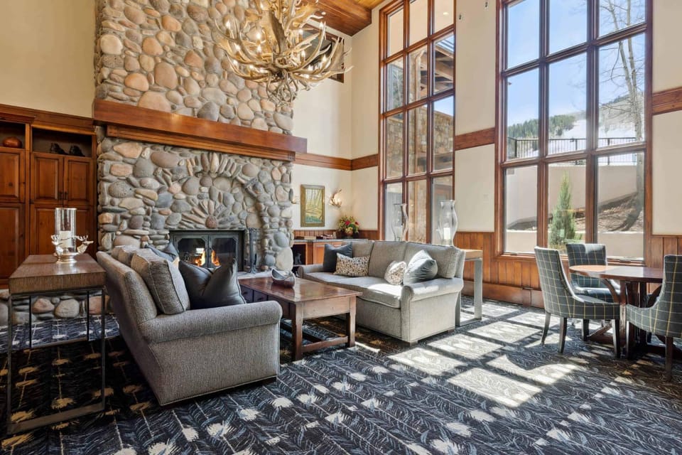 Highlands Slopeside 213 by East West Hospitality Apartment in Beaver Creek