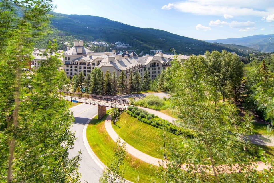 Highlands Slopeside 213 by East West Hospitality Apartment in Beaver Creek