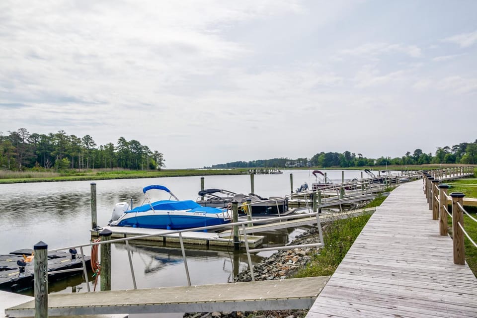 Bayfront Condo w/ Pool Access, Near Rehoboth Beach House in Sussex County