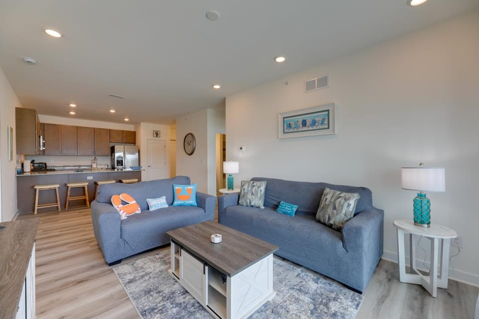 Bayfront Condo w/ Pool Access, Near Rehoboth Beach House in Sussex County