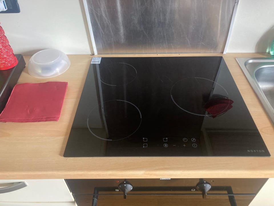 Kitchen or kitchenette, kitchen